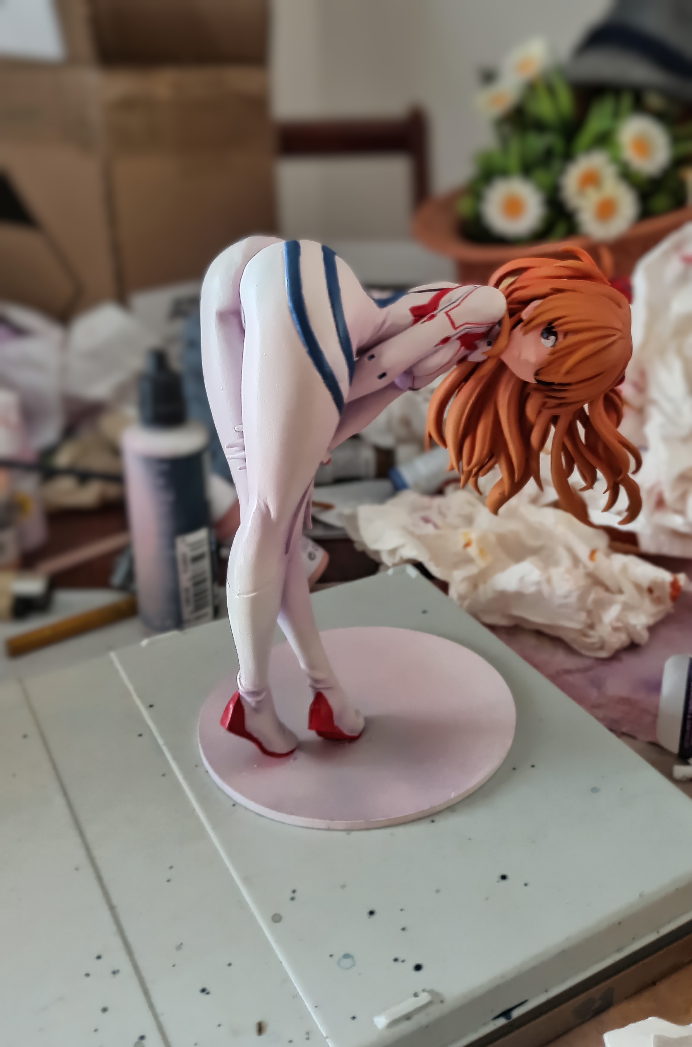 Figura 3D de Asuka Langley Soryu de Evangelion, impresa y pintada a mano.